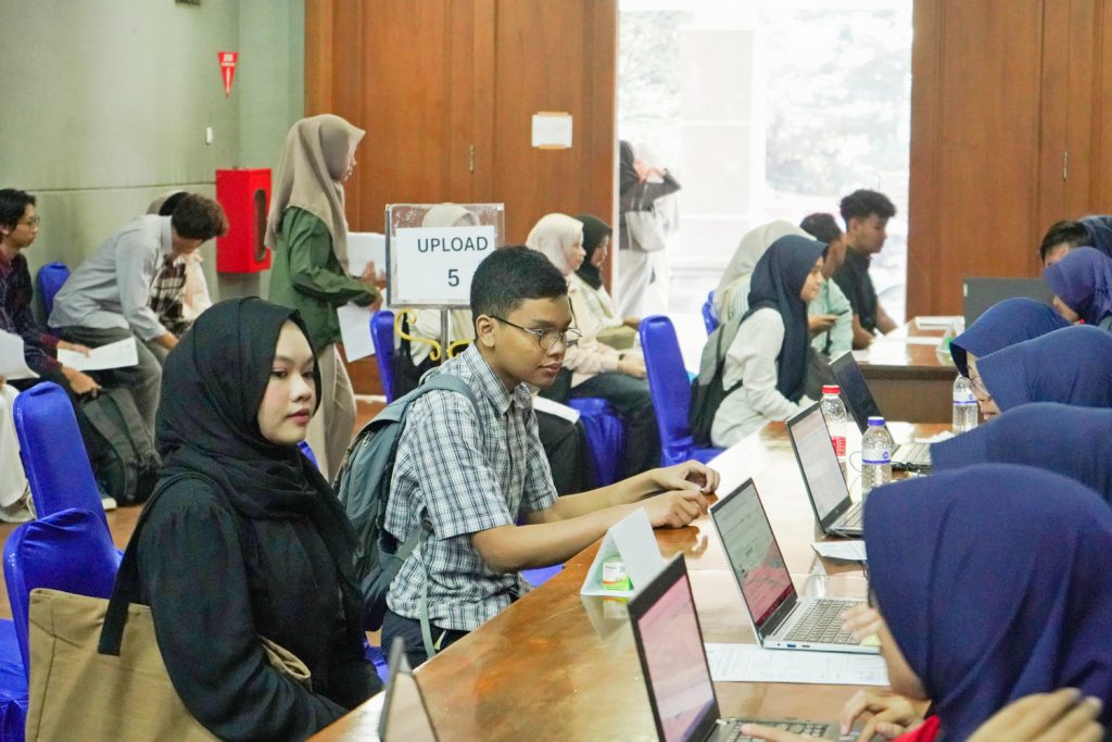 Jelang Masa Pengenalan Kampus, Mahasiswa Baru UM Jalani Pemeriksaan Kesehatan dan Mental