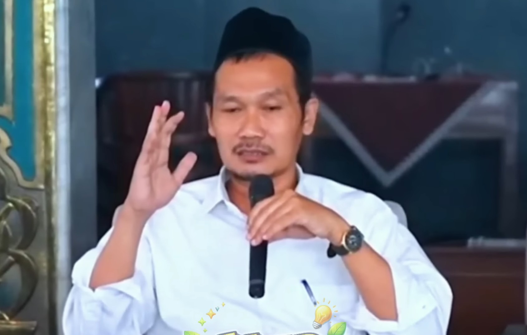 Gus Baha Ungkap Makna Doa yang Sering Disalahpahami, Bukan Sekadar Meminta kepada Allah