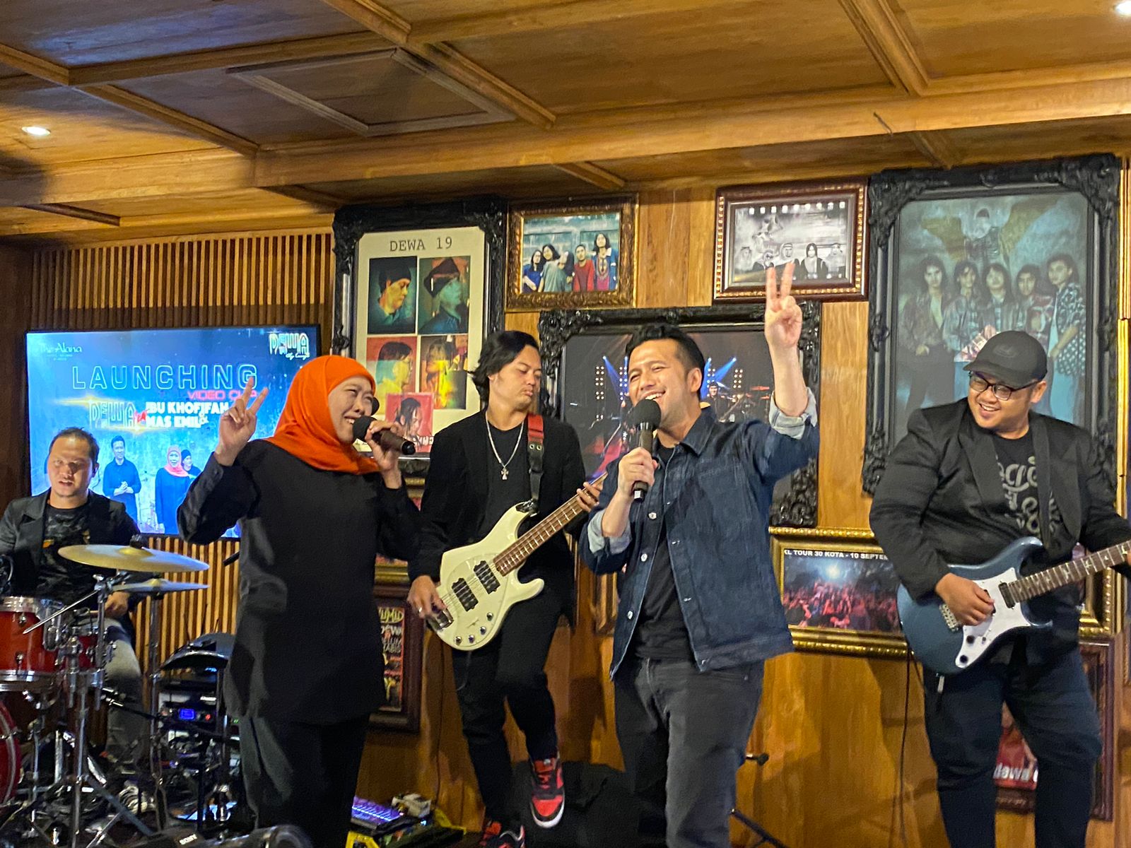 Khofifah-Emil Launching Klip Video Hidup Adalah Perjuangan, Ada Jejak Dhani dan Gus Dur