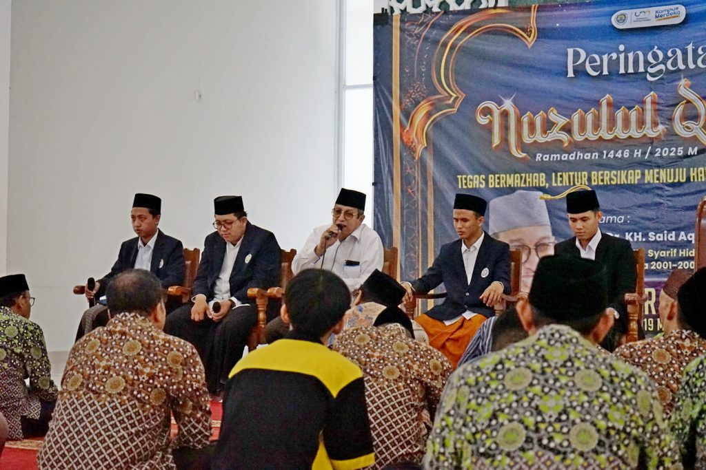 Jadi Pembicara di Peringatan Nuzulul Qur'an UM, KH. Said Agil Husein Al-Munawwar Bahas Moderasi Beragama