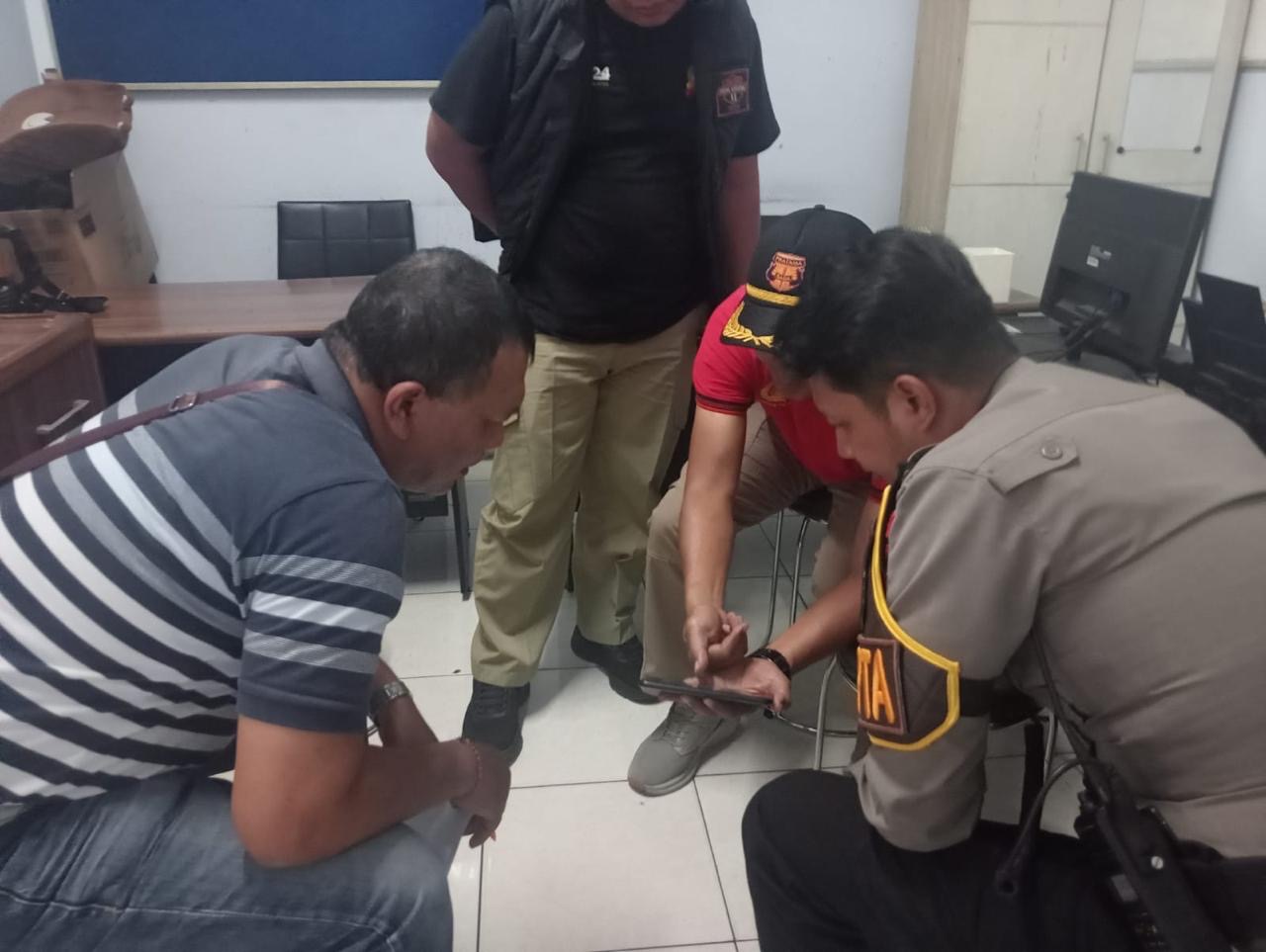 Pria di Kolong Mobil MOG Malang Viral, Polisi Cek CCTV dan Periksa Saksi