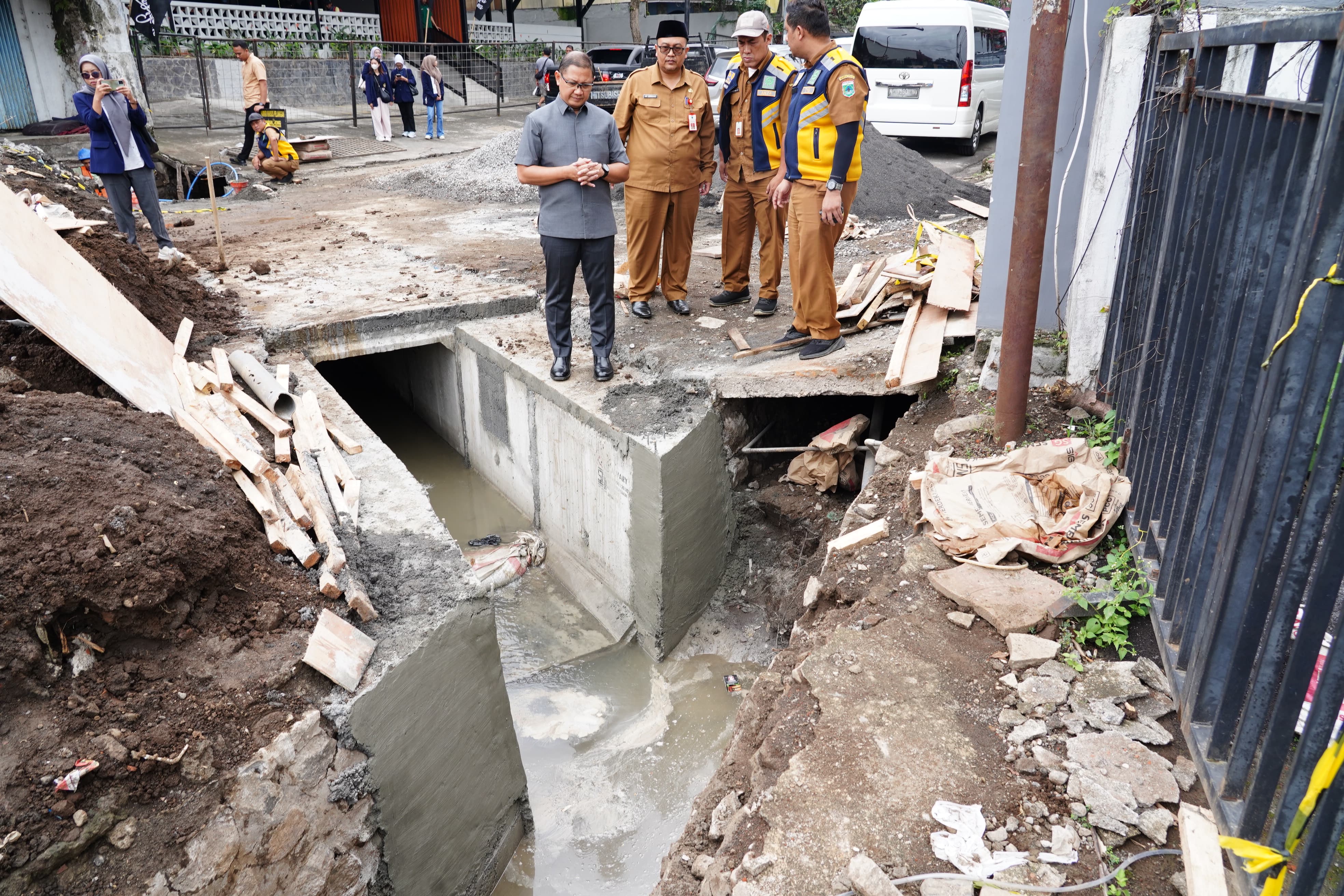 Ada Drainase Baru di Batu, Pj Tetap Ajak Warga Peduli Soal Sampah untuk Cegah Banjir