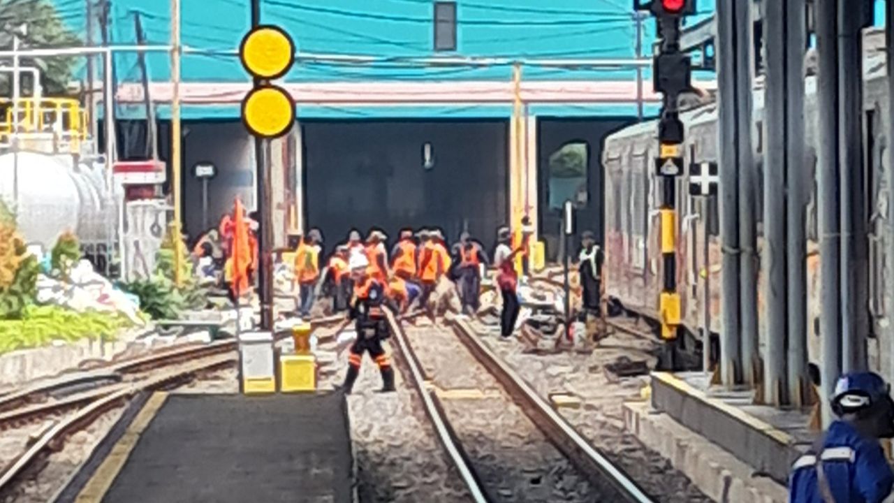 KA Aksa Cargo 2519 Anjlok, Ganggu Arus Perjalanan Kereta ke Malang 