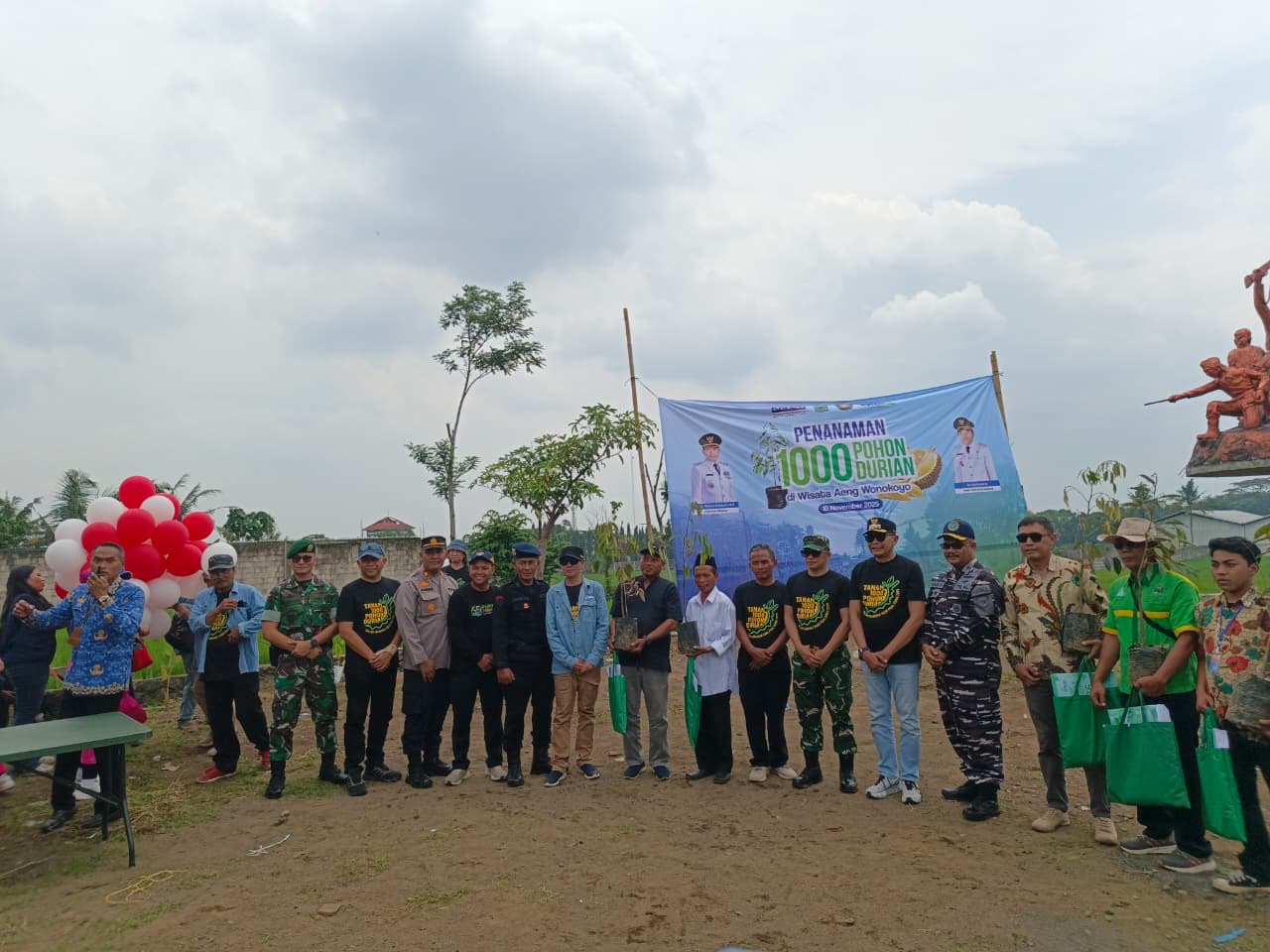 Pemkot Malang Bersama MPD Kota Malang dan FP UB Tanam 1.000 Pohon Durian 