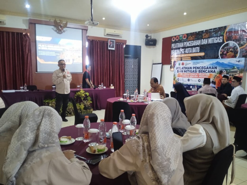 BPBD Kota Batu Latih 50 Ustaz dan Ustazah dari 10 Pesantren Hadapi Bencana