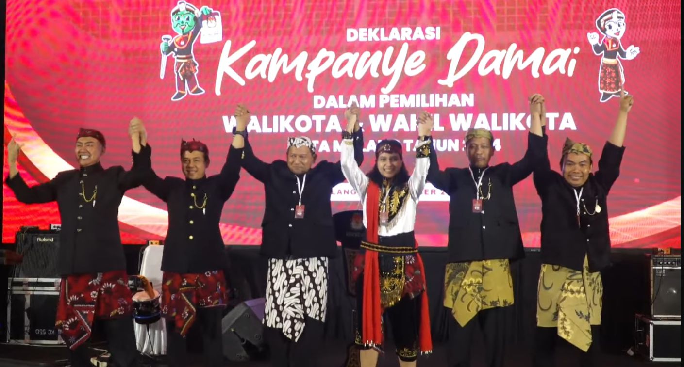 Deklarasi Kampanye Damai Pilwakot Malang, Semua Pakai Pakaian Adat, Ganis Mboys  Berpakaian Remo  