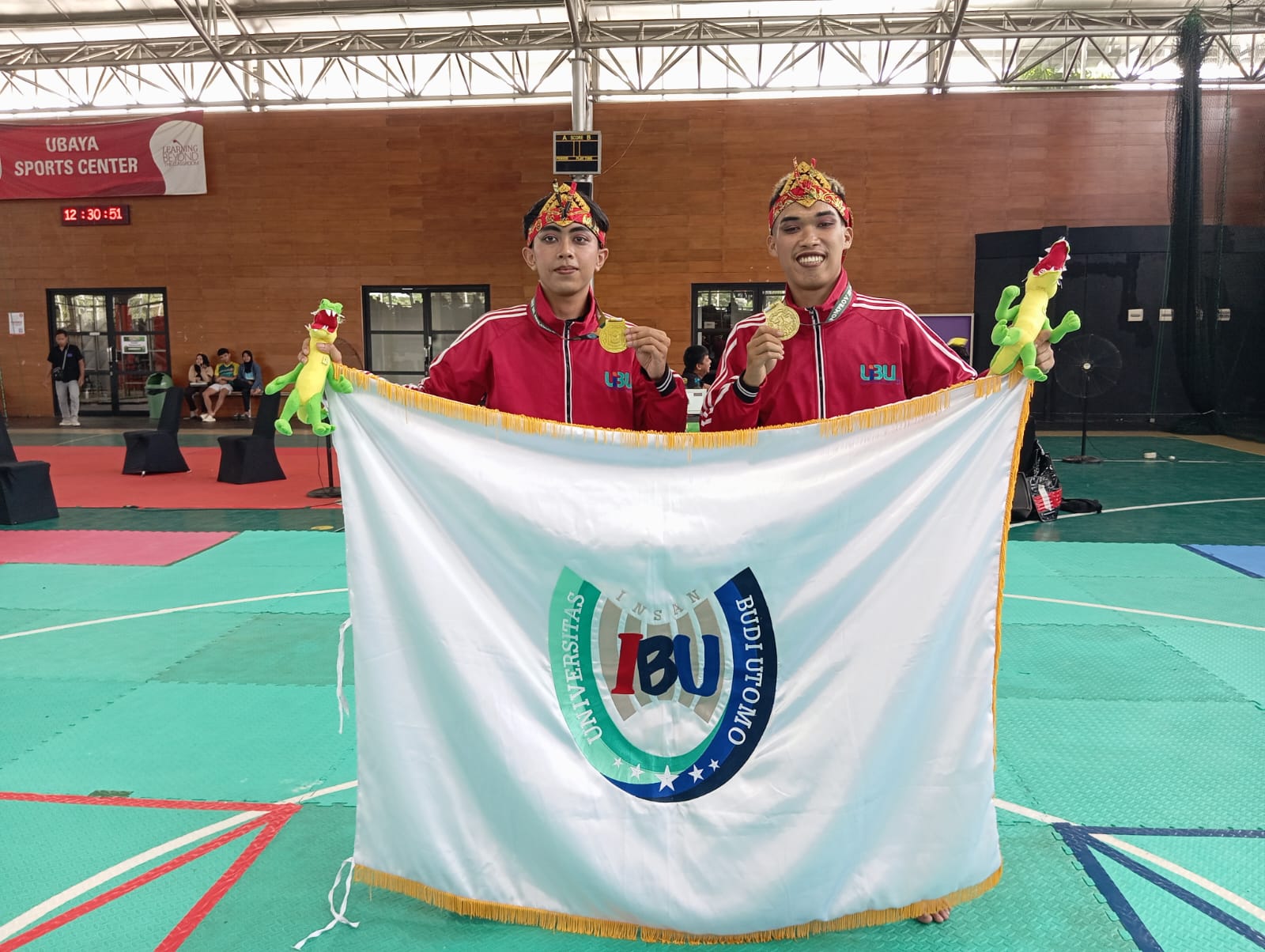 Emas dari Pencak Silat Pomprov III Jatim Bukti Tradisi Juara Mahasiswa UIBU 