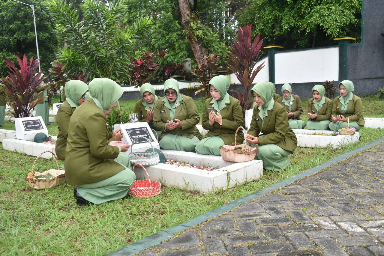 Persit KCK Cabang XXXII Peringati HUT ke-79 dengan Ziarah, Mengenang Pengorbanan Pahlawan