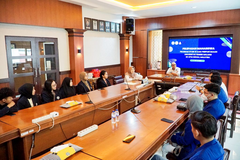 10 Mahasiswa Ilmu Perpustakaan UM Berangkat Magang di Universitas Kedah, Malaysia