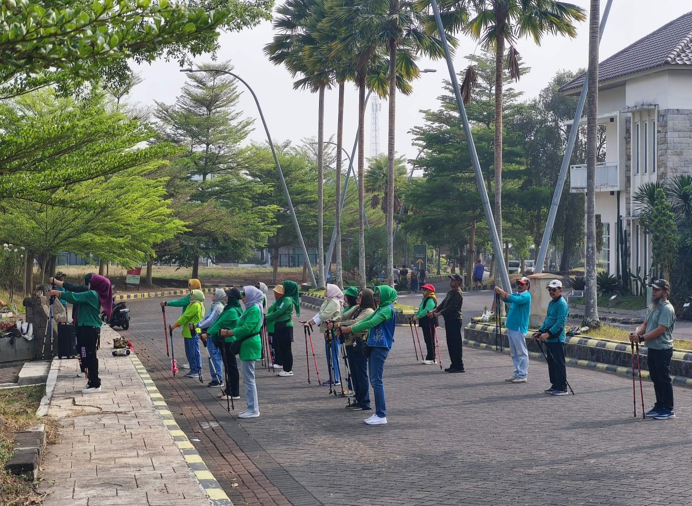 6 Olahraga Aman untuk Lansia agar Tetap Sehat dan Aktif