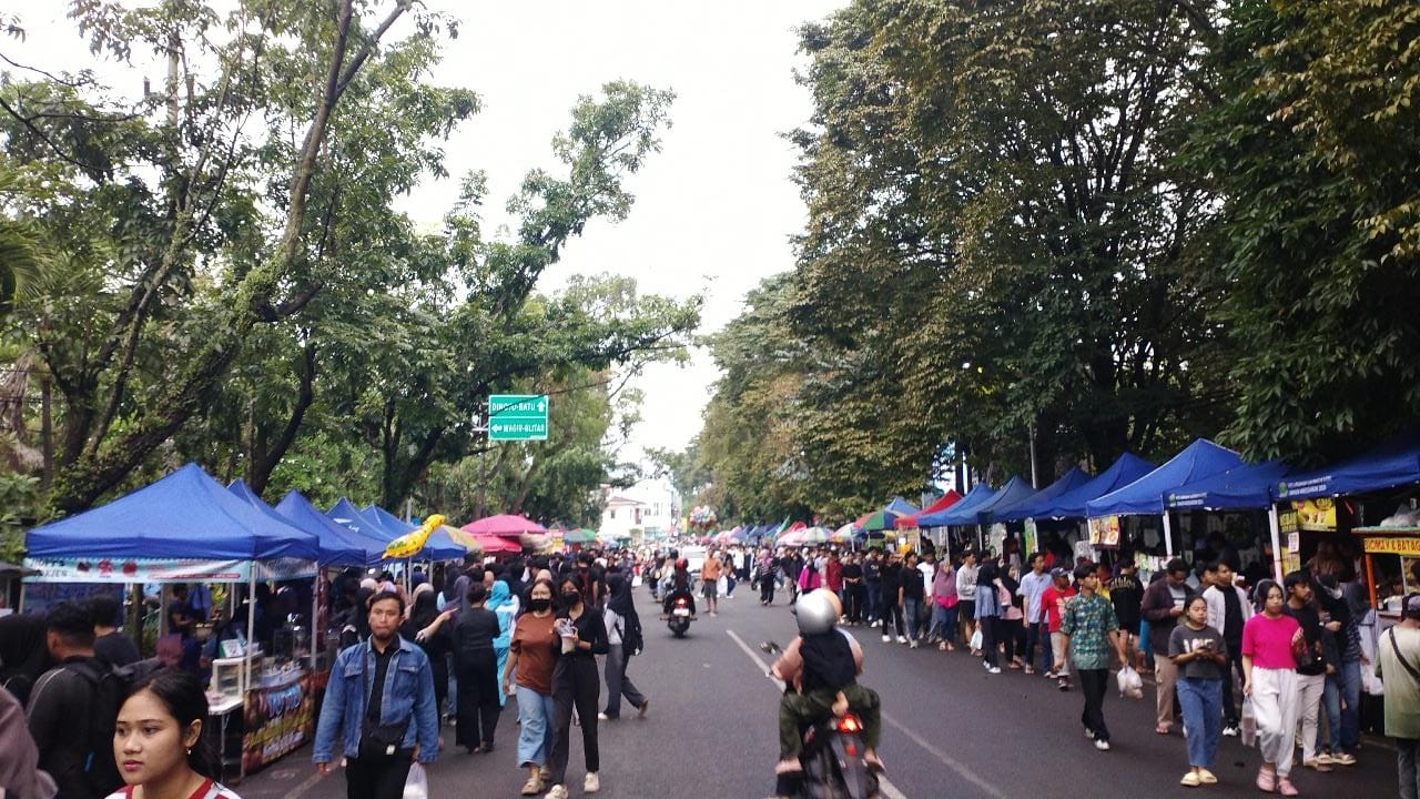 9 Rekomendasi Jajanan Lezat di Pasar Takjil Jl. Surabaya Malang, Favorit Mahasiswa!
