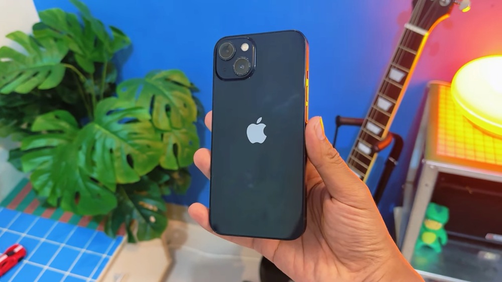iPhone 13 Masih Worth It di 2026? Ini Review Jujur dan Perbandingannya dengan iPhone 15