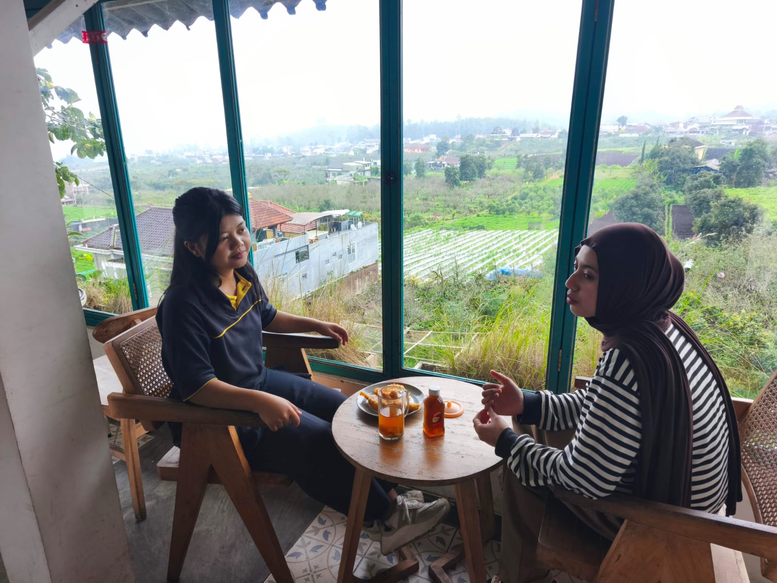 Padda Coffee, Tempat Ngopi Instagramable dengan View Pegunungan Kota Batu 