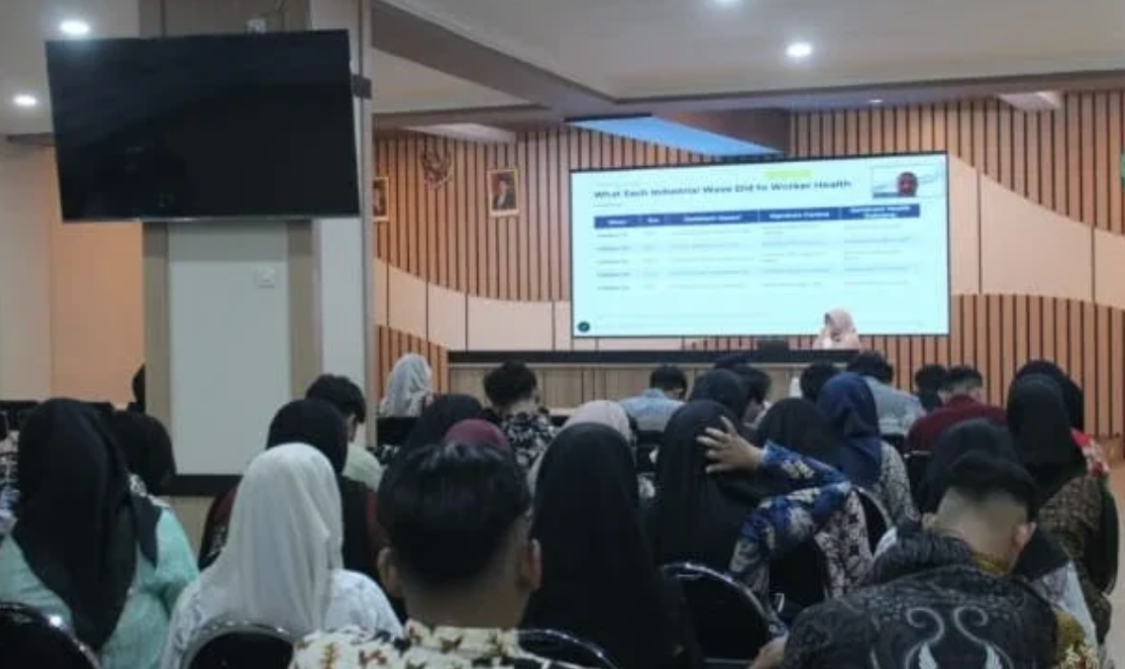 FK Unisma Bekali 78 Mahasiswa Kedokteran soal Kesehatan Kerja Industri