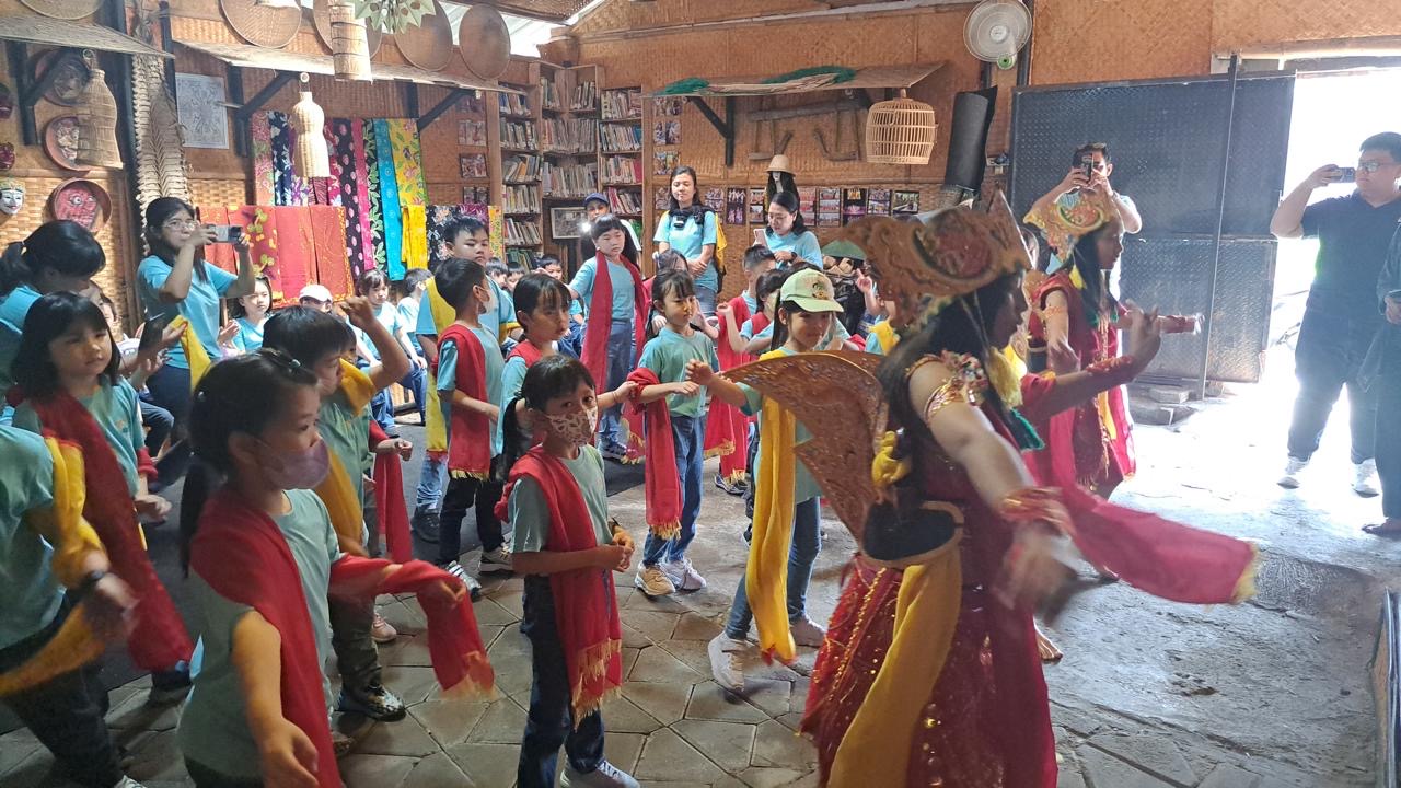 Anak-anak MDC Surabaya Belajar Budaya Jawa di Kampung Budaya Polowijen
