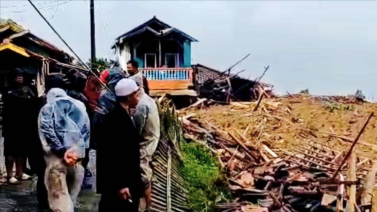 9 Tewas dan 81 Orang Hilang dalam Bencana Tanah Longsor di Bandung Barat