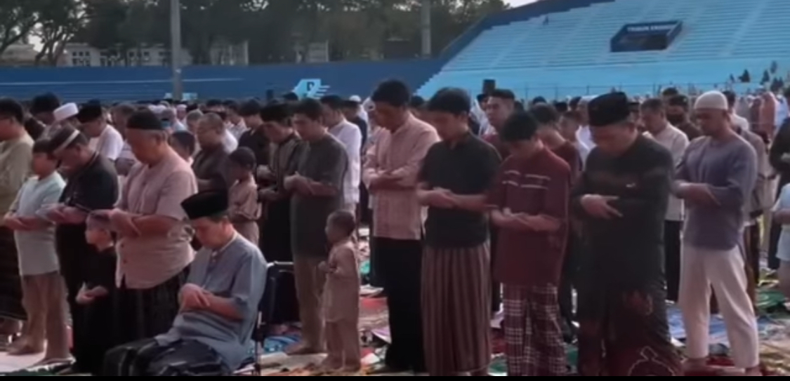 Ribuan Warga Muhammadiyah Salat Id di Stadion Gajayana, Seruan Jaga Persatuan Menguat