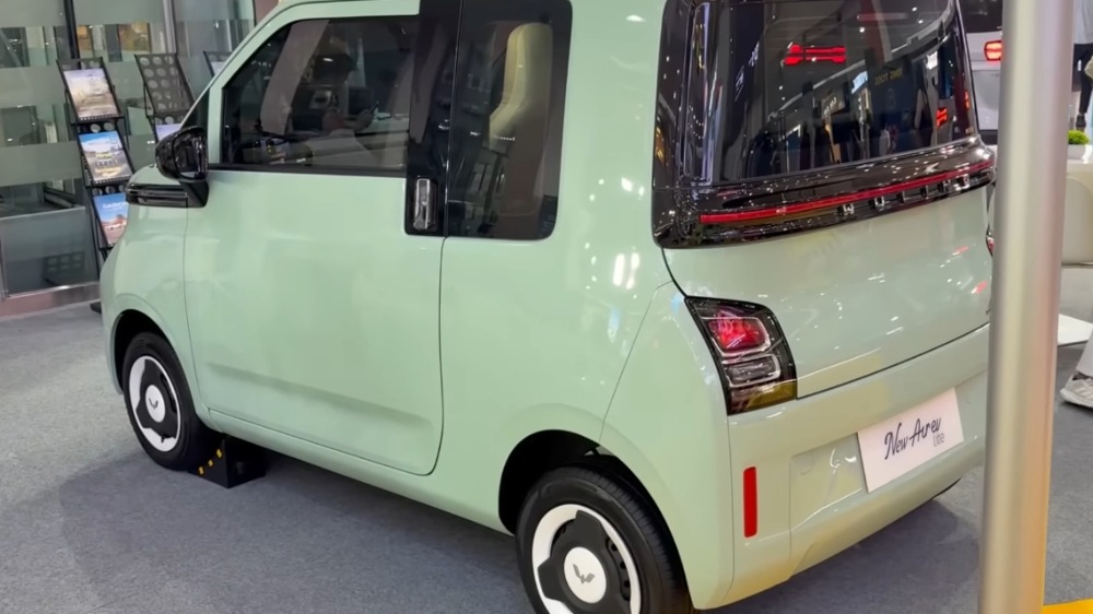 Wuling Alvez EV dan Air EV Dapat Promo Bunga 0 Persen, Gratis Servis hingga 10 Tahun