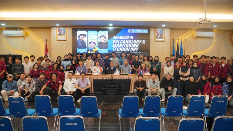FSTeM UB Gandeng 3 Profesor Jepang, Bahas Erupsi Gunung Api dan Kerja Sama Riset