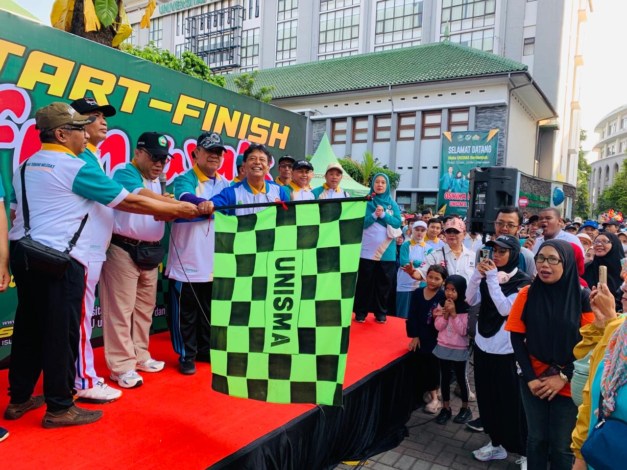 UNISMA Rayakan Dies Natalis ke-44 dengan Aksi Sosial, Fun Walk, dan Bazar UMKM