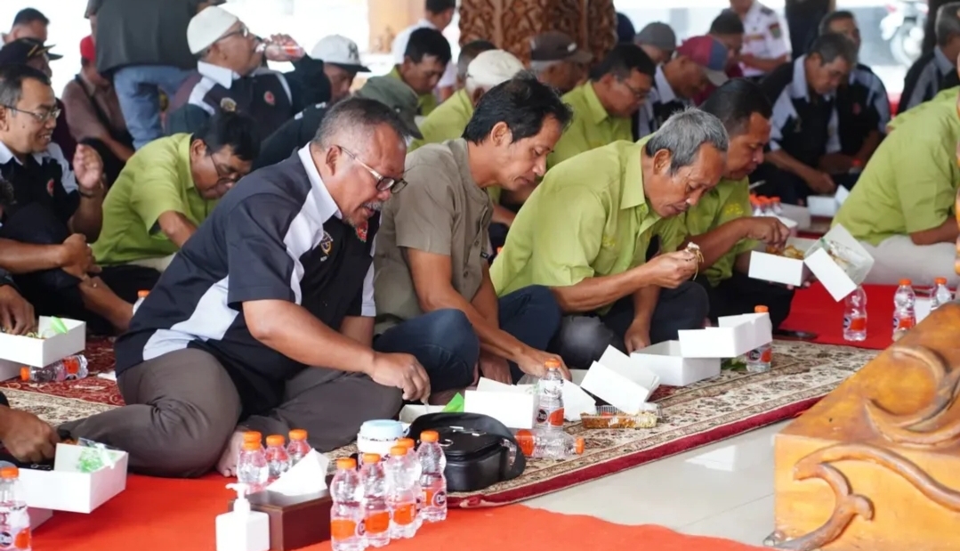 Apresiasi Supir Angkot Pelajar Gratis, Pj. Walikota Batu Ajak Mereka Sarapan Bersama di Rumah Dinasnya