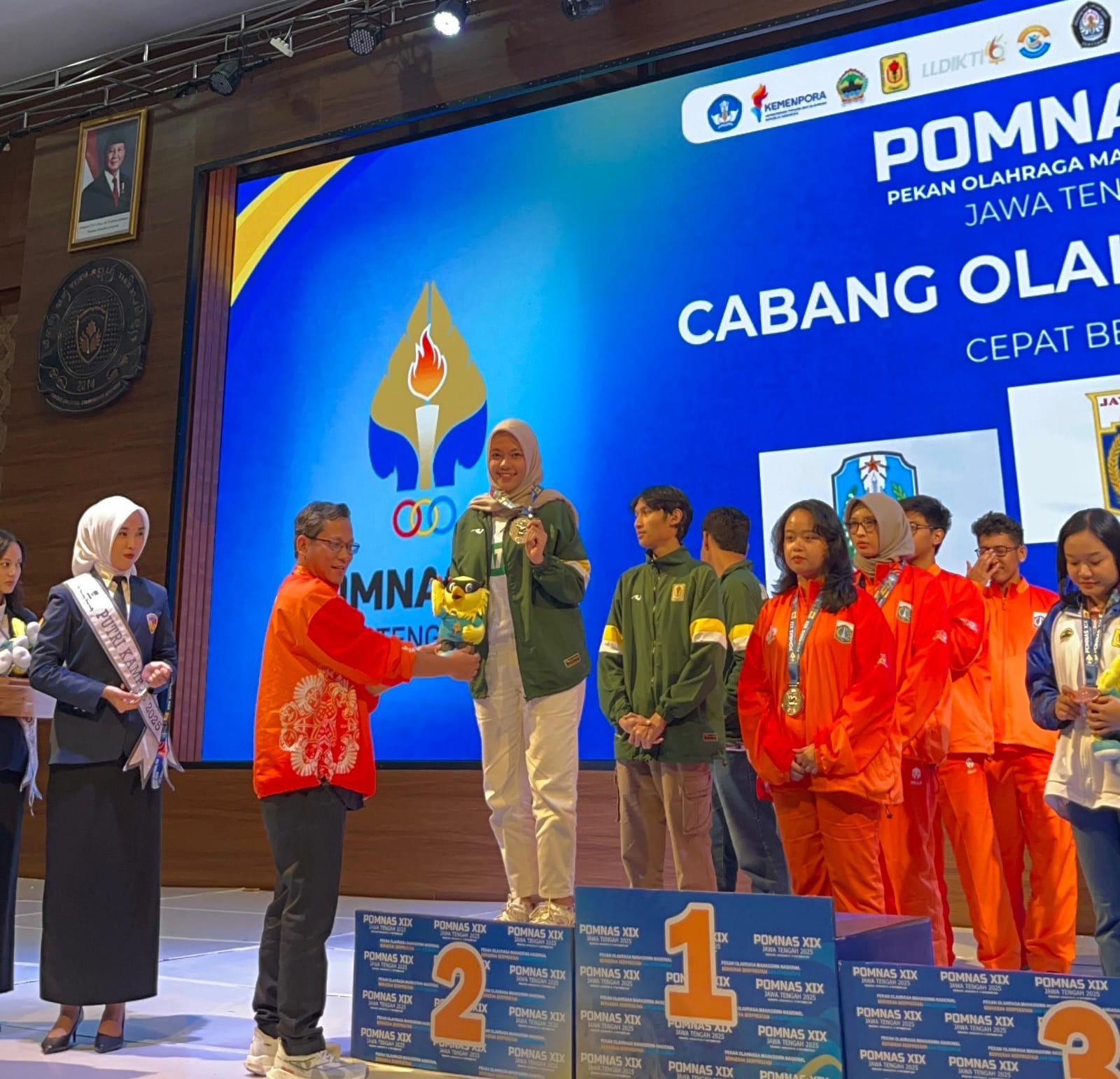 Triple Winner! Pecatur ITN Malang Nurul Afni Hanifa Sabet 3 Medali di Pomnas XIX 2025