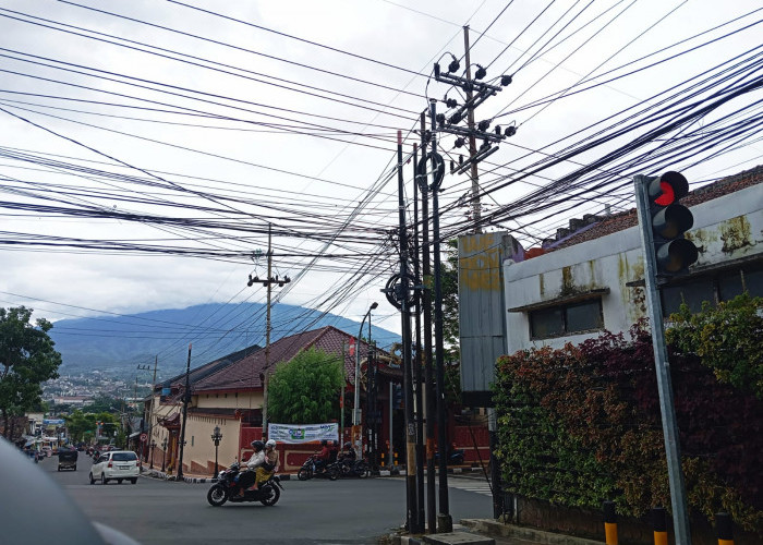 Wujudkan Langit Bersih Kabel, Pemkot Batu Gandeng Investor Tata Kabel di Bawah Tanah 