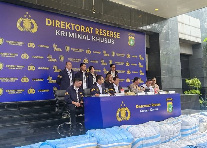 Thrifting Dilarang, Polda Metro Sita 439 Bal Pakaian Bekas Asal Korsel, Jepang, dan Tiongkok