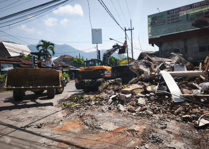 Pos Polisi di Simpang Empat Panglima Sudirman Kota Batu Dibongkar untuk Proyek Pelebaran Jalan  ‎