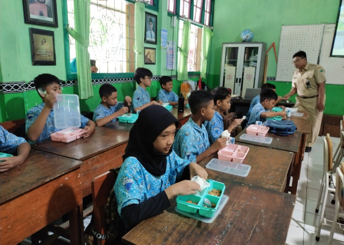 Makanan Program MBG di SDN Lowokwaru 3 dari Warung Lokal di Malang