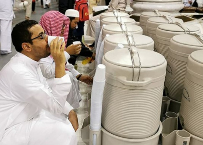 Tips Minum Air Zamzam: Doa, Adab, dan Khasiatnya menurut Sunah