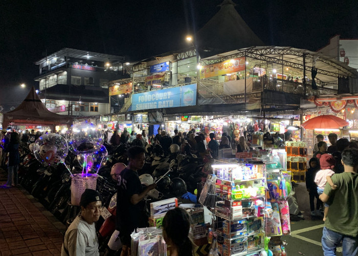 Libur Nataru Bawa Berkah, PKL Alun-Alun Kota Batu Raih Omzet hingga Tiga Kali Lipat