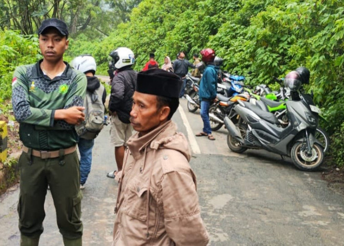 12 Pemotor Tertahan di Sekitar Longsoran Cangar-Pacet, Akibat Tak Sabar dan Nekat Terobos
