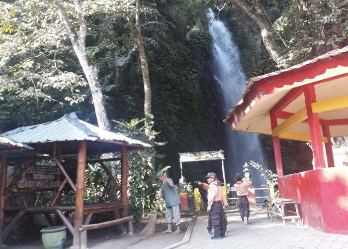 Grojogan Sewu Pujon, Air Terjun Rp10 Ribu dengan Jembatan Gantung dan Suasana Asri