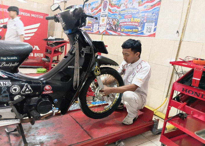 HUT Jatim ke-81, Servis Motor Gratis Jadi Ajang Uji Kompetensi Siswa SMK
