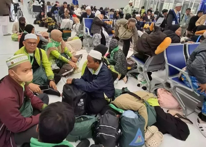 Akhirnya Tiba di Tanah Air, 400 Jamaah Umrah yang Tertahan 2 Hari di Jeddah Akibat Delay Lion Air 