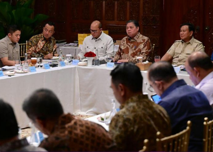 Prabowo Kumpulkan Sejumlah Menteri di Kediaman Minggu Malam, Bahas Ketahanan Pangan dan Energi