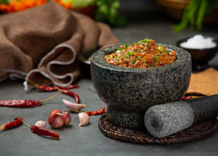 9 Langkah Bikin Sambal Bawang yang Tahan Berbulan-bulan Tanpa Pengawet, Sedapnya!