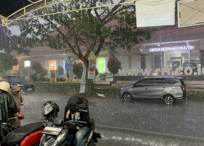 Cuaca Malang Raya 16 Maret Hujan Ringan di 38 Kecamatan, BMKG: Jatim Siaga Hujan Lebat hingga Sangat Lebat