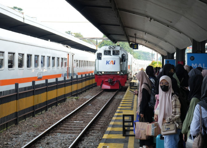 Stasiun Malang Diserbu Pemudik Libur Iduladha, KAI Daop 8 Siapkan 40 Ribu Kursi dan Tambah Layanan