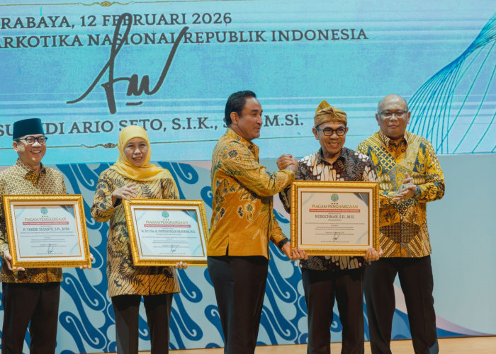 Wali Kota Batu Nurochman Terima Penghargaan dari BNN RI