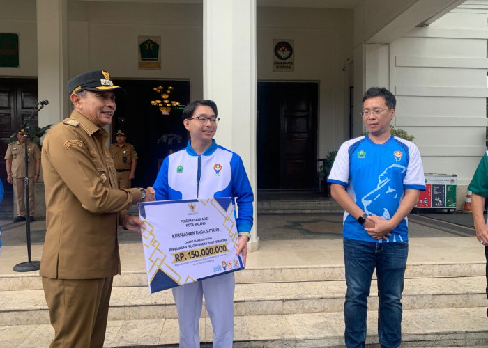 Wali Kota Malang Serahkan Bonus bagi Atlet Peraih Medali Saat Porprov IX Jatim