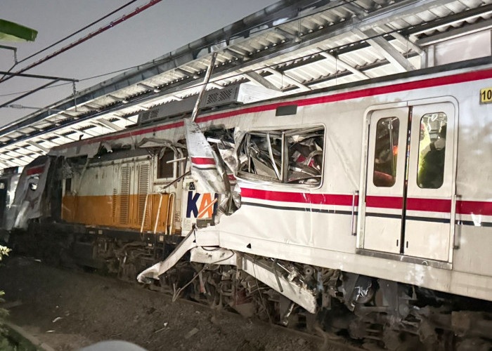 KA Argobromo Gambir-Surabaya Hantam KRL Commuter, 6 Orang Meninggal Dunia, 80 Luka-Luka