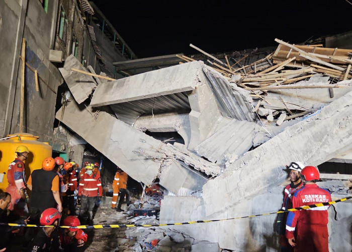 91 Santri Diperkirakan Masih Tertimbun Reruntuhan Bangunan Ponpes Al Khoziny Sidoarjo