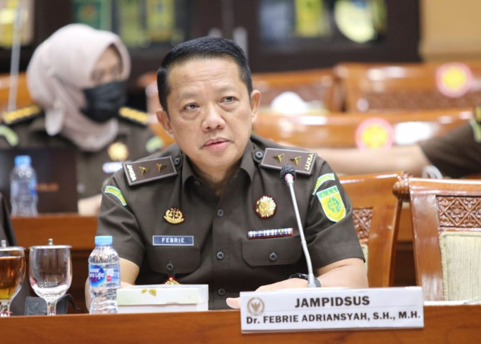 Polisi Usut 3 Kasus Mega Korupsi! Jampidsus Febrie Dikaitkan dengan Penggeledahan