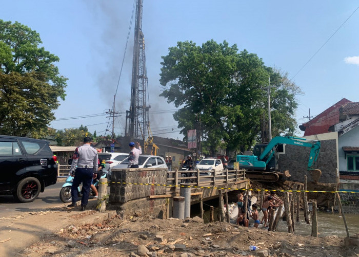 Wali Kota Malang Tinjau Progres Pembangunan Jembatan Kyai Malik Dalam, Target Rampung Akhir November