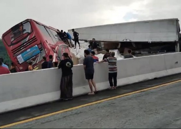 Kecelakaan Bus di Tol Pandaan-Malang KM 77, Lalu Lintas Dialihkan ke Jalur Non Tol