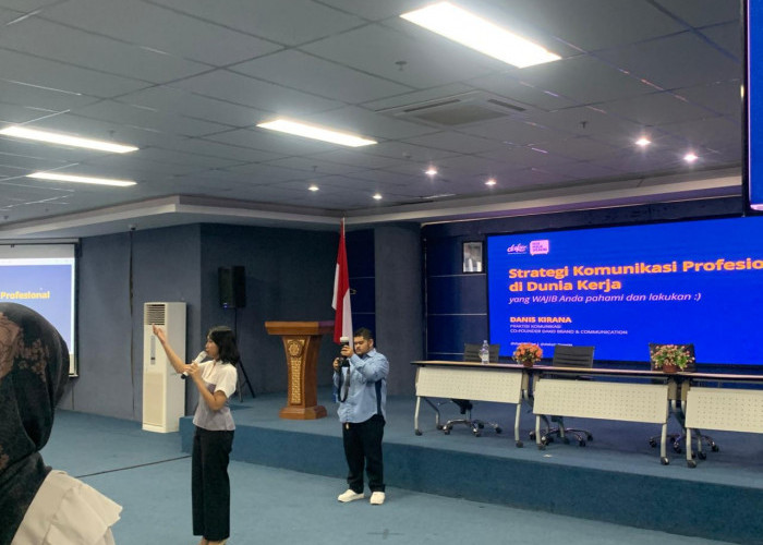 Polinema Bekali Mahasiswa Keterampilan Komunikasi Profesional lewat Workshop Bersama Danis Kirana