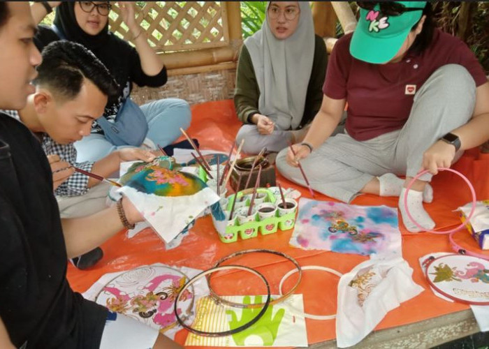 Batik Banteng Agung Kota Batu yang Ikonik, Terinspirasi Sang Ayah yang Pegiat Seni Bantengan