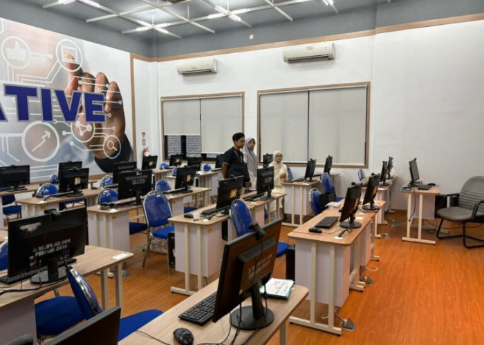 Sambut UTBK 2026, Tim Teknis FEB UB Lakukan Pengecekan Menyeluruh Fasilitas Laboratorium Komputer